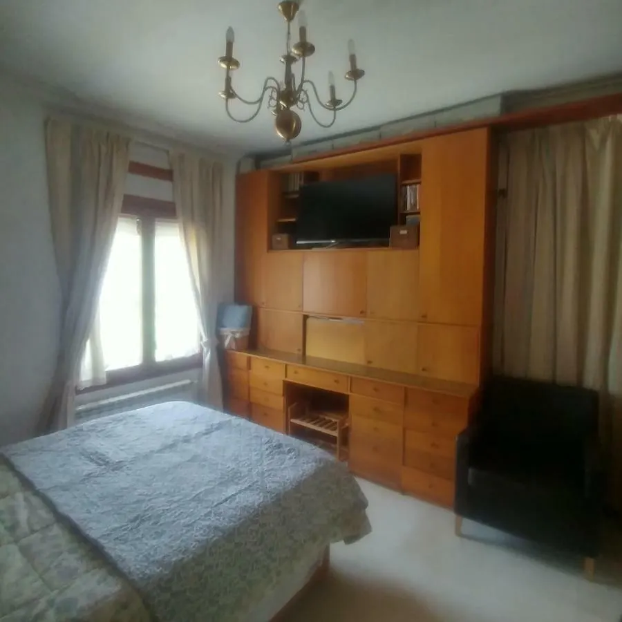 Vila Navicgirona 0*, Girona Španělsko
